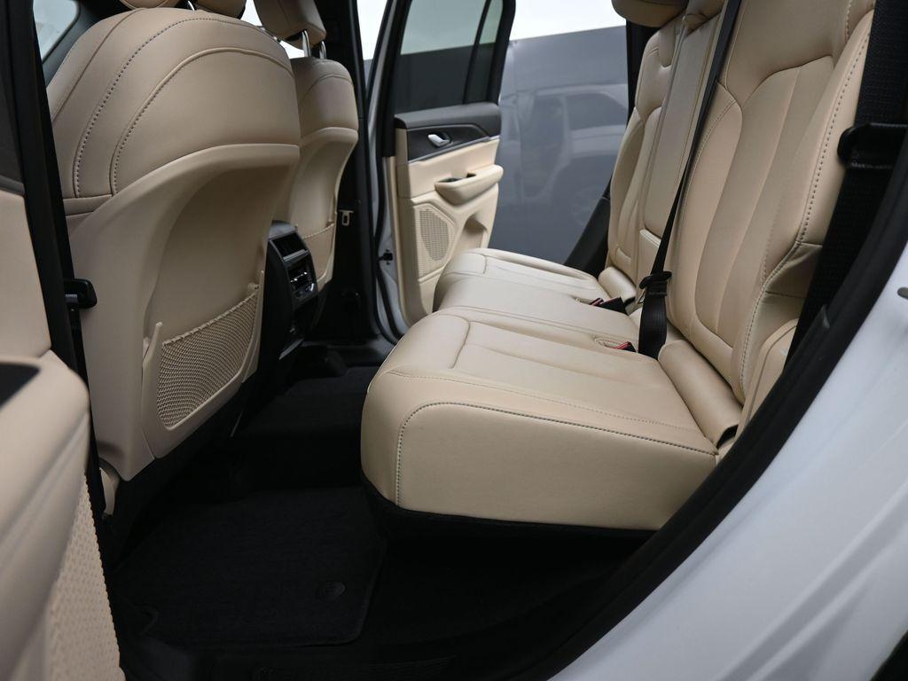 used 2023 Jeep Grand Cherokee car, priced at $33,966