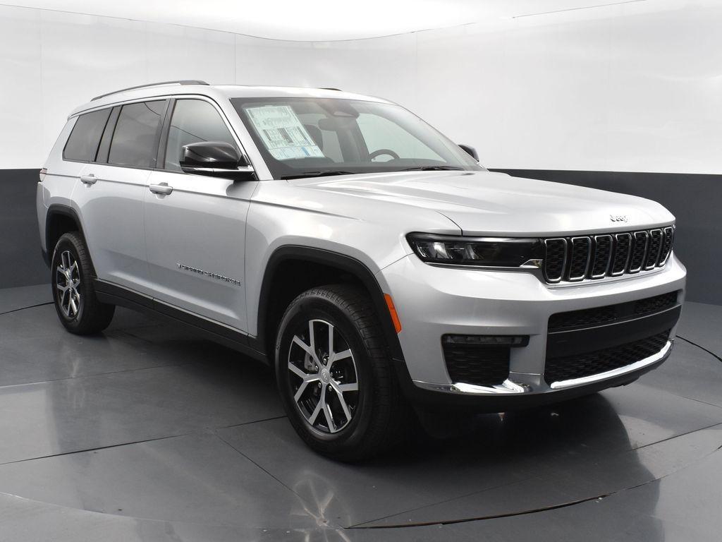 new 2024 Jeep Grand Cherokee L car, priced at $45,395