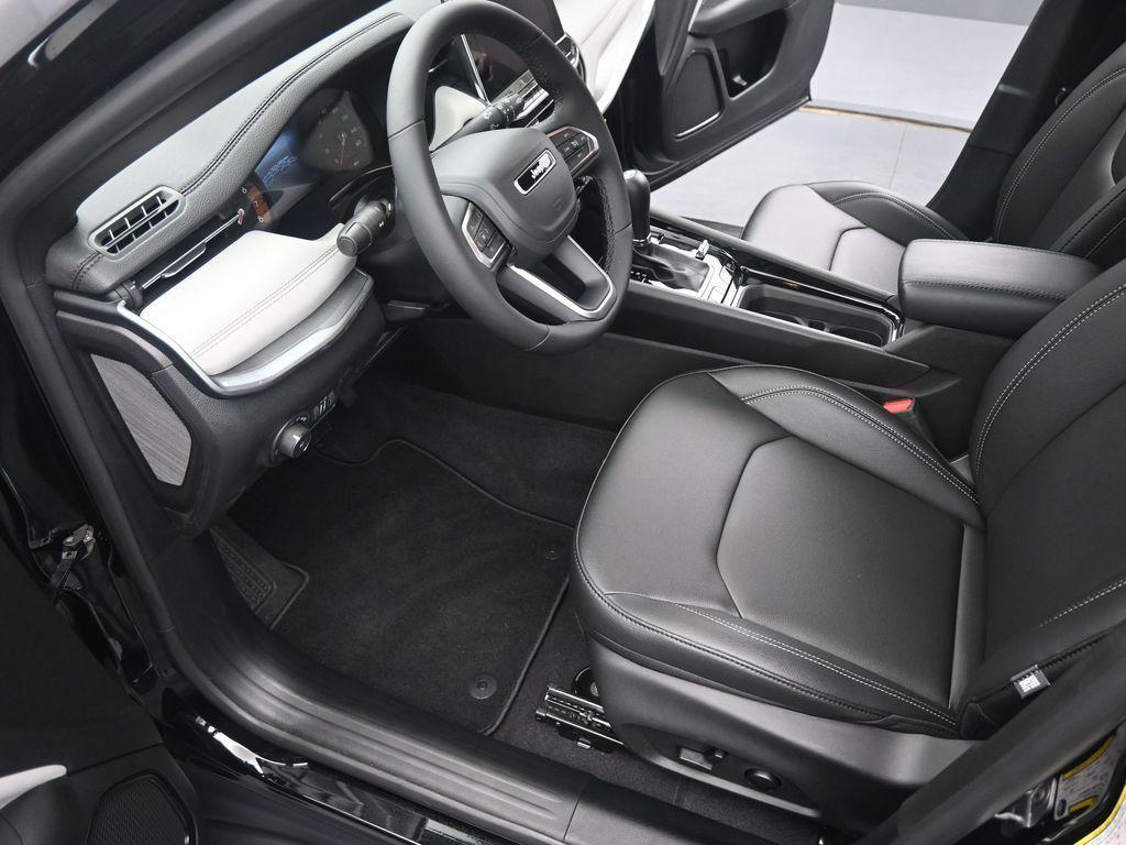 new 2025 Jeep Compass car, priced at $34,068