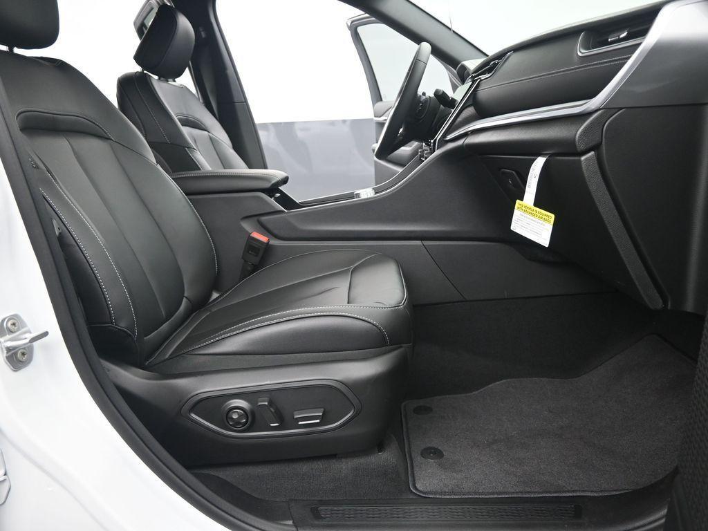 new 2025 Jeep Grand Cherokee L car, priced at $45,180