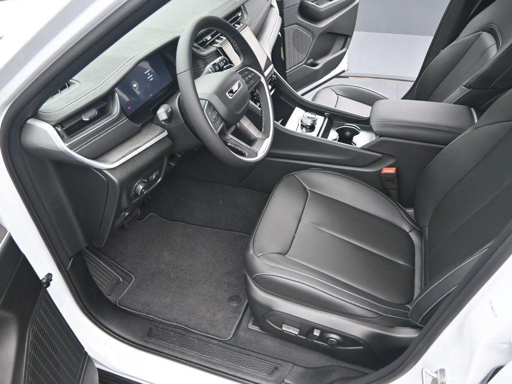 new 2025 Jeep Grand Cherokee L car, priced at $44,680