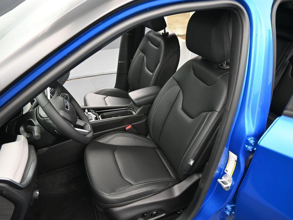 new 2025 Jeep Compass car, priced at $37,243