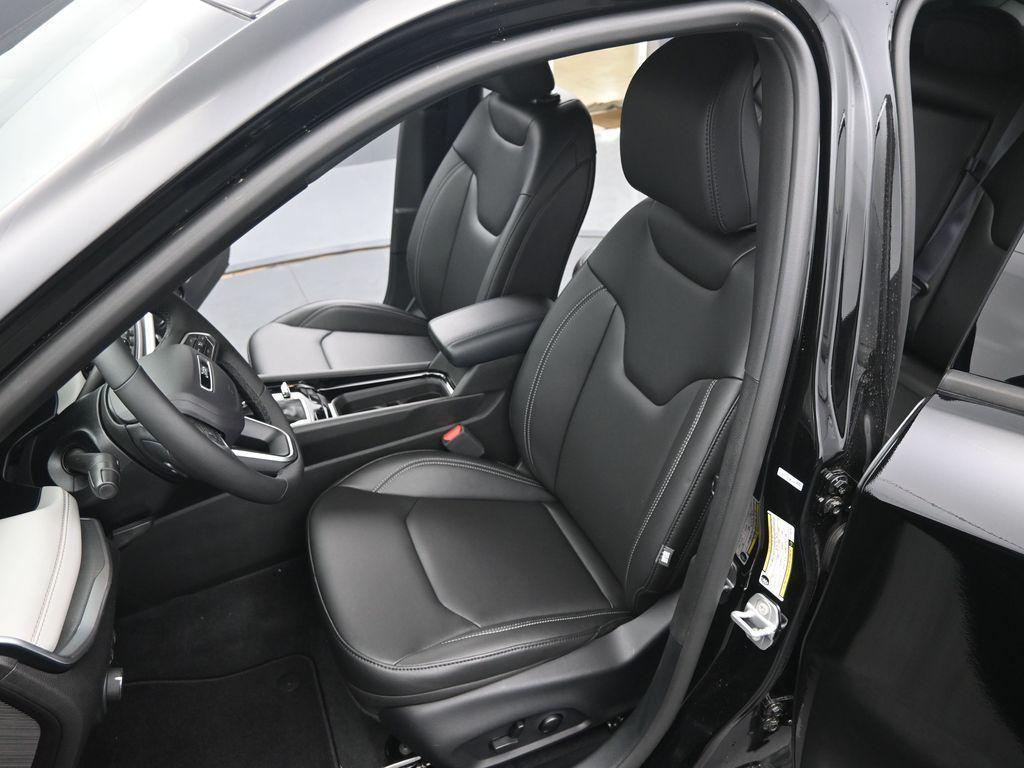 new 2025 Jeep Compass car, priced at $31,438