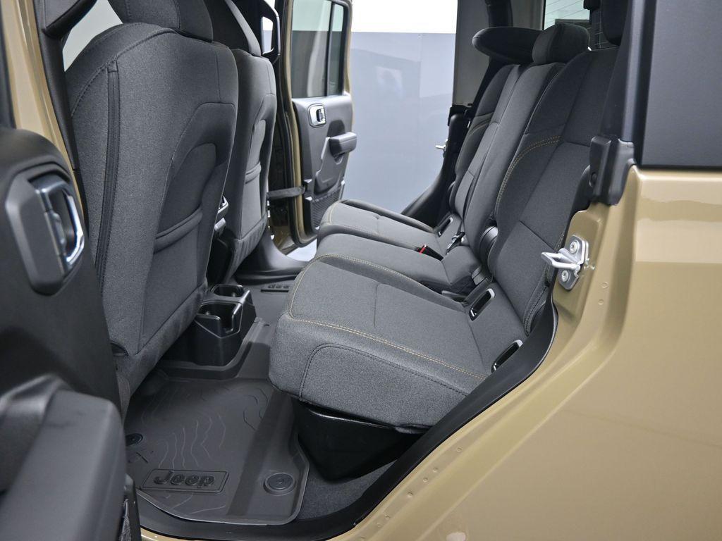 new 2025 Jeep Gladiator car, priced at $47,622