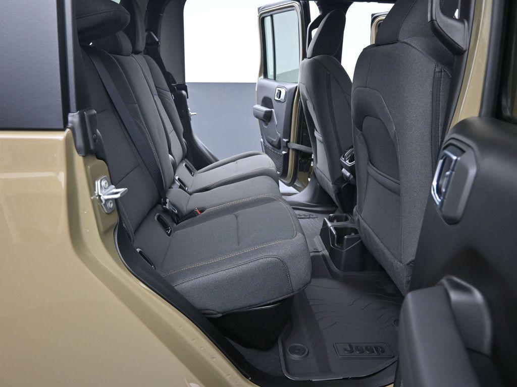 new 2025 Jeep Gladiator car, priced at $47,622
