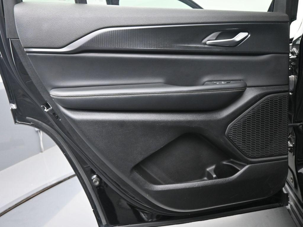 used 2023 Jeep Grand Cherokee L car, priced at $25,999