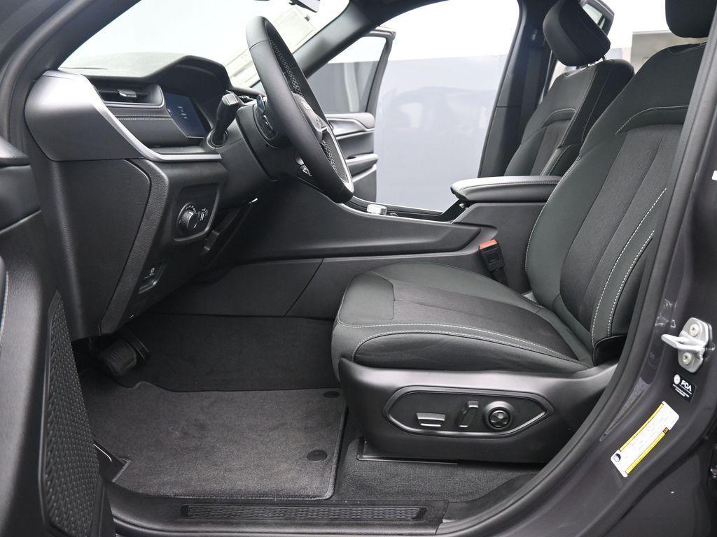 new 2025 Jeep Grand Cherokee L car, priced at $44,904