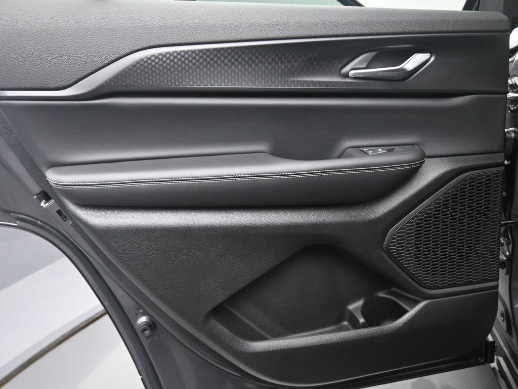 new 2025 Jeep Grand Cherokee L car, priced at $44,904