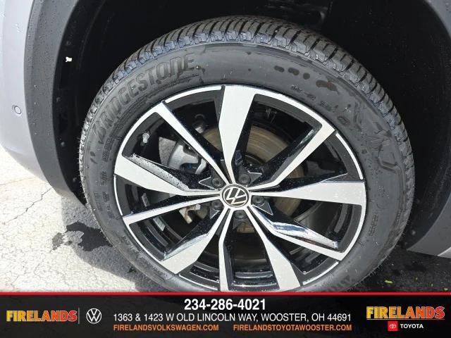 new 2025 Volkswagen Atlas car, priced at $53,967