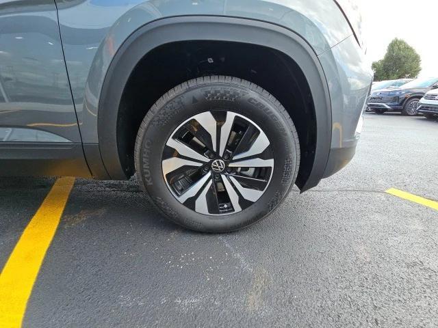 new 2025 Volkswagen Atlas car, priced at $41,038