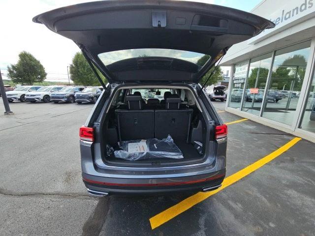 new 2025 Volkswagen Atlas car, priced at $41,038