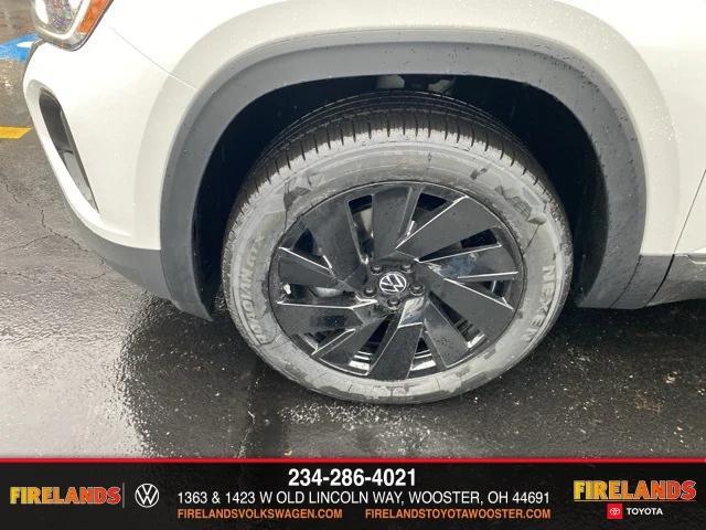 new 2026 Volkswagen Atlas Cross Sport car, priced at $45,742