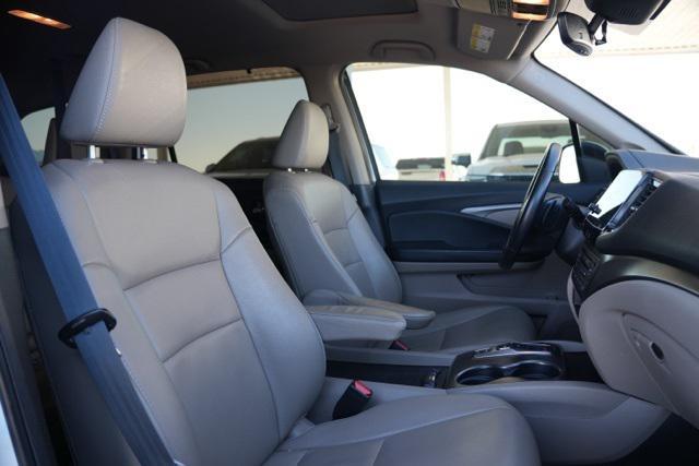 used 2021 Honda Pilot car, priced at $25,899