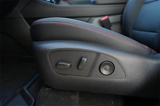 new 2026 Chevrolet Traverse car, priced at $54,040