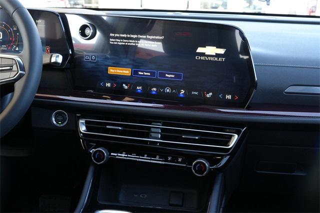 new 2026 Chevrolet Traverse car, priced at $54,040