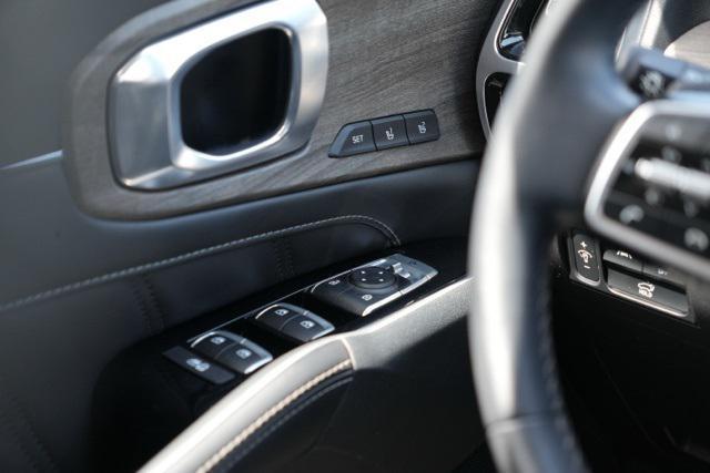 used 2023 Kia Sorento car, priced at $37,209