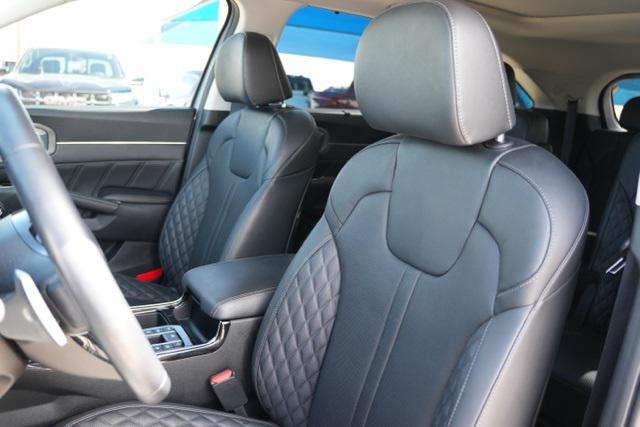 used 2023 Kia Sorento car, priced at $37,209