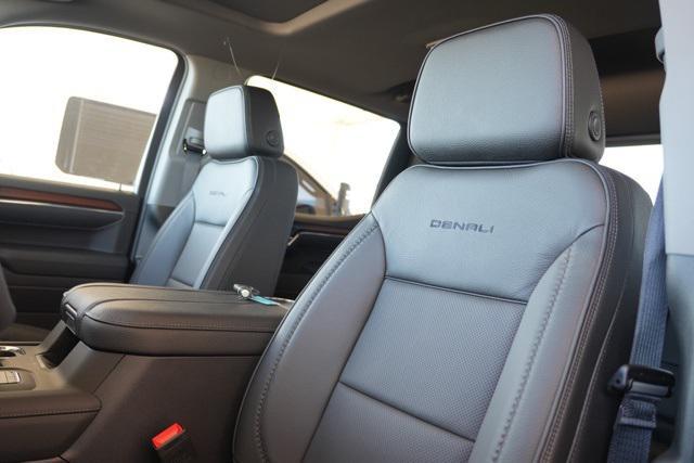 new 2025 GMC Sierra 1500 car, priced at $70,472