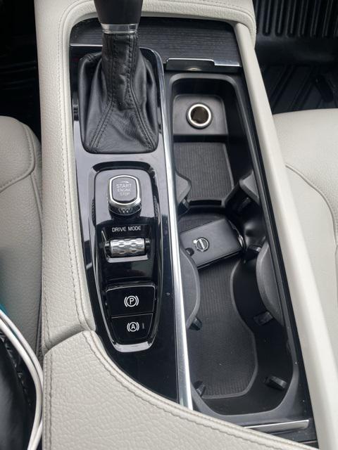 used 2020 Volvo XC90 car, priced at $23,695