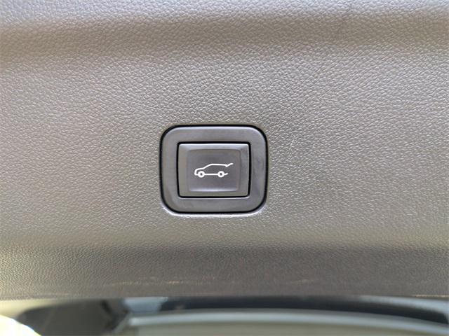 used 2022 GMC Yukon car, priced at $52,399