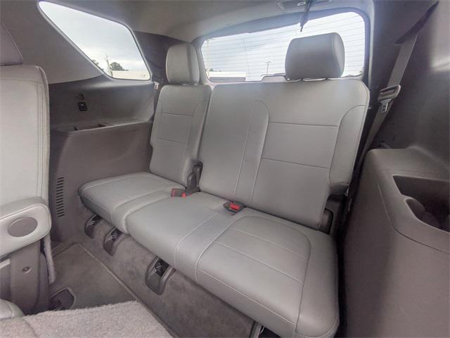 used 2021 Chevrolet Traverse car, priced at $27,483