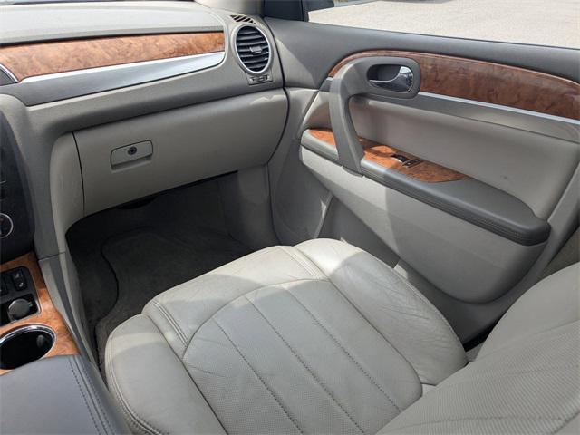 used 2010 Buick Enclave car, priced at $7,000