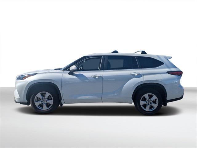 used 2023 Toyota Highlander car, priced at $31,225