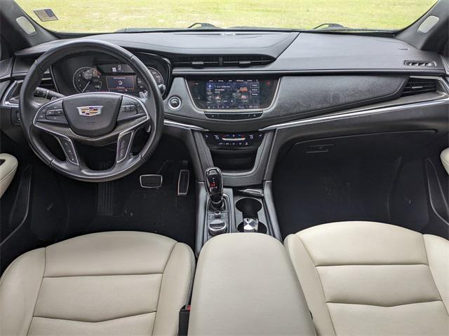 used 2022 Cadillac XT5 car, priced at $34,196