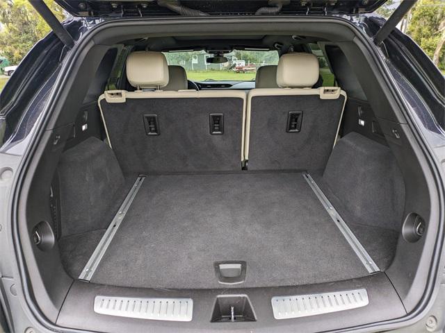 used 2022 Cadillac XT5 car, priced at $34,196