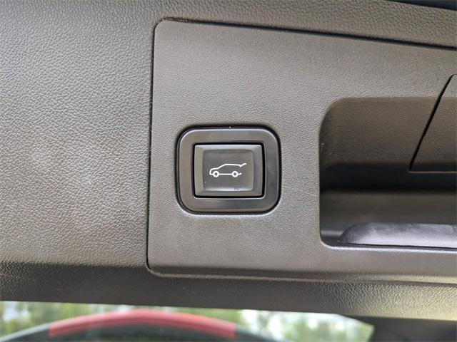 used 2022 Cadillac XT5 car, priced at $34,196