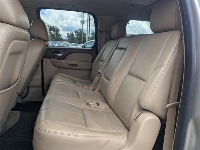 used 2014 Chevrolet Suburban car, priced at $7,500