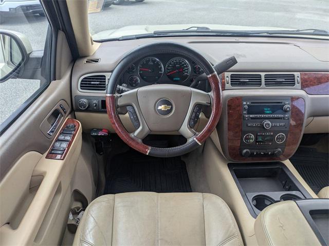 used 2014 Chevrolet Suburban car, priced at $7,500