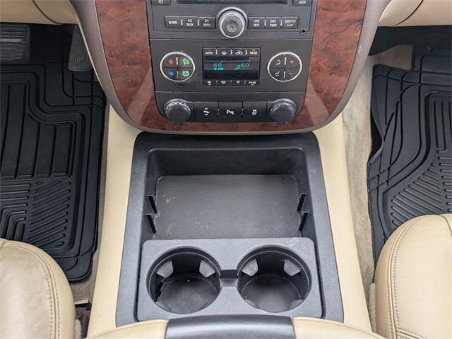 used 2014 Chevrolet Suburban car, priced at $7,500
