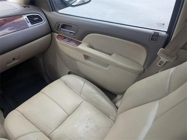 used 2014 Chevrolet Suburban car, priced at $7,500