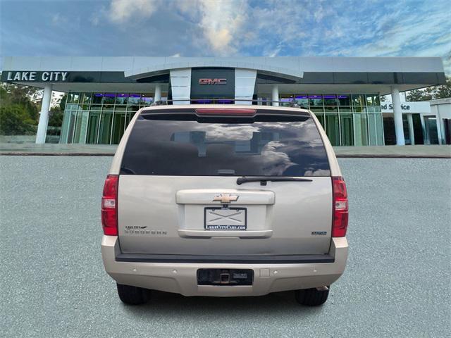 used 2014 Chevrolet Suburban car, priced at $7,500