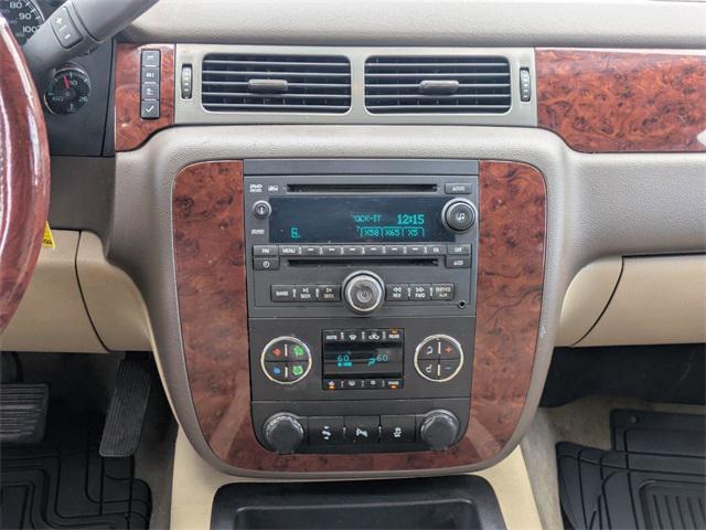 used 2014 Chevrolet Suburban car, priced at $7,500