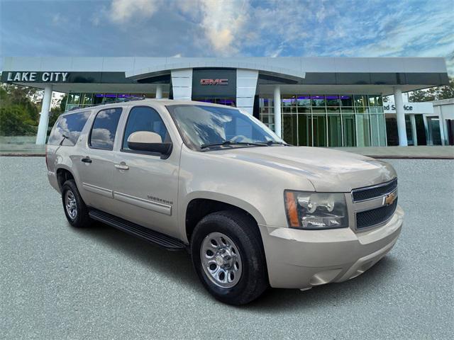 used 2014 Chevrolet Suburban car, priced at $7,500