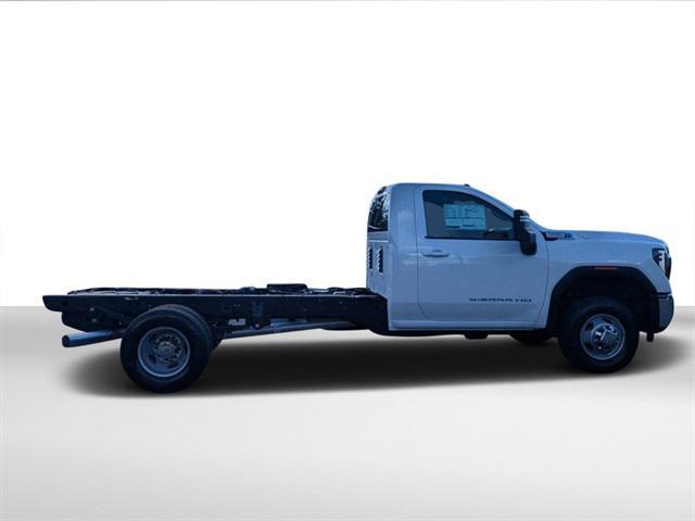 new 2025 GMC Sierra 3500 car, priced at $59,369