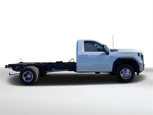 new 2025 GMC Sierra 3500 car, priced at $60,299