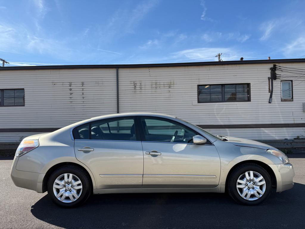 used 2009 Nissan Altima car, priced at $5,990
