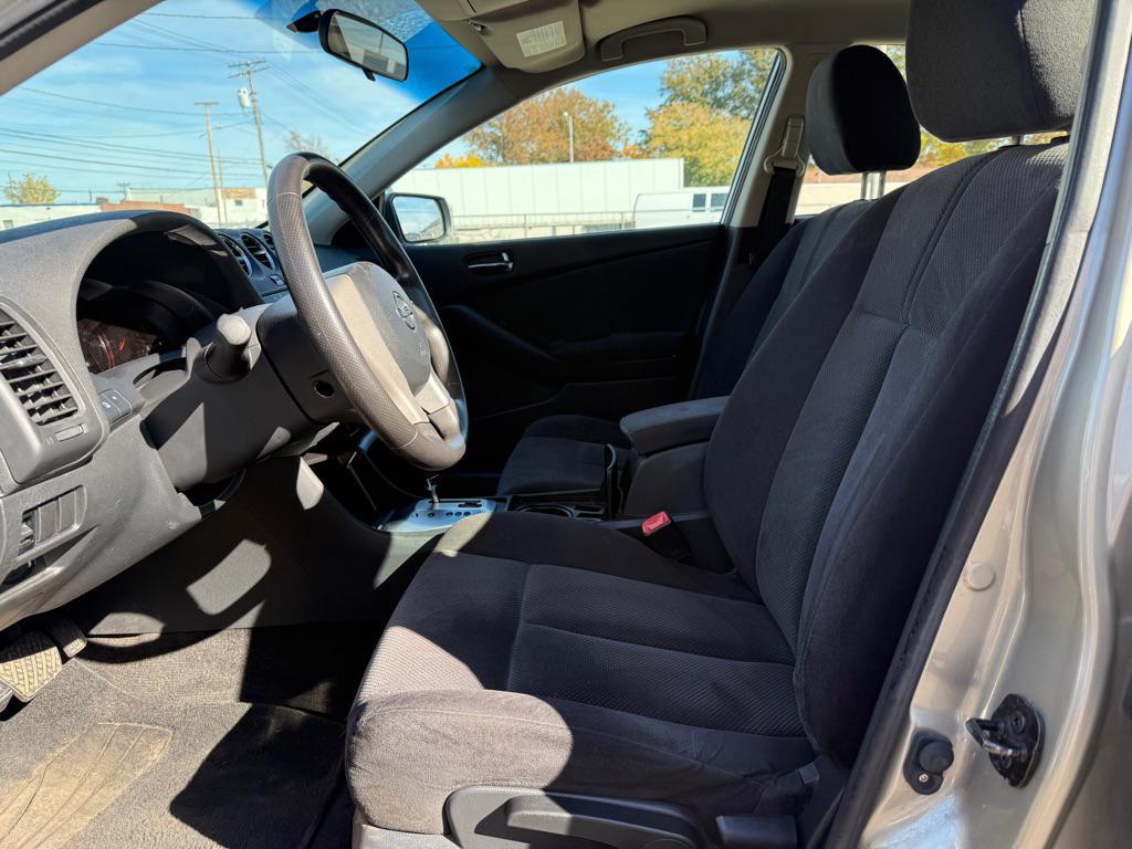 used 2009 Nissan Altima car, priced at $5,990
