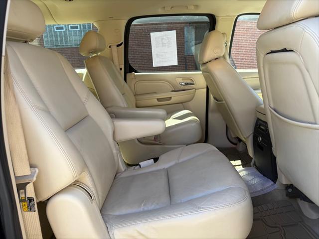 used 2007 Cadillac Escalade ESV car, priced at $9,990
