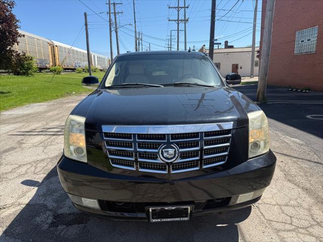 used 2007 Cadillac Escalade ESV car, priced at $9,990
