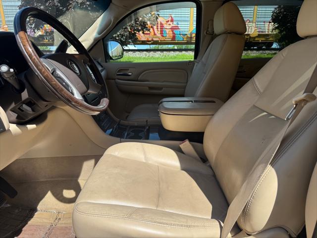 used 2007 Cadillac Escalade ESV car, priced at $9,990