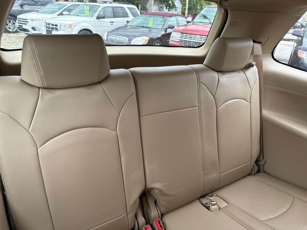 used 2009 Saturn Outlook car, priced at $4,990