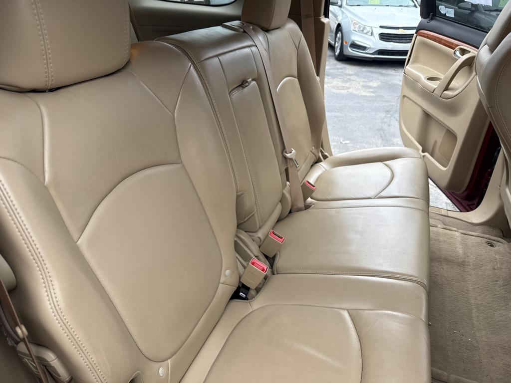 used 2009 Saturn Outlook car, priced at $4,990