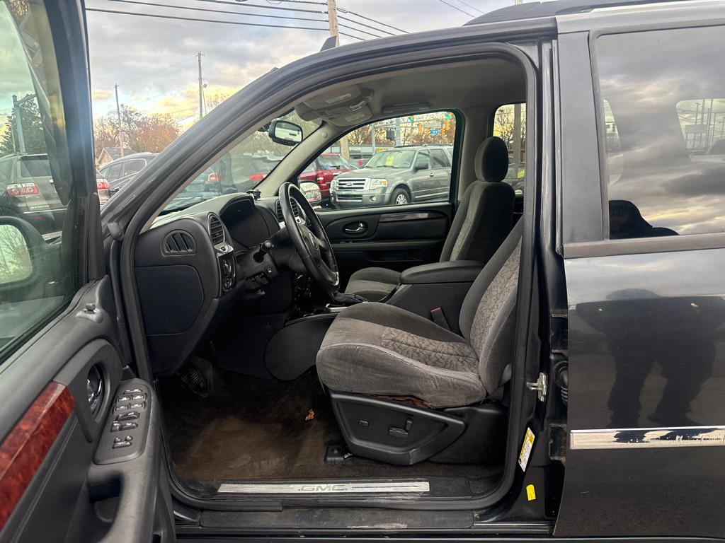 used 2006 GMC Envoy car, priced at $4,590