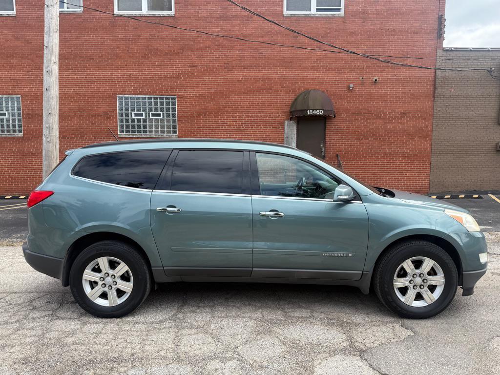 used 2009 Chevrolet Traverse car, priced at $5,590