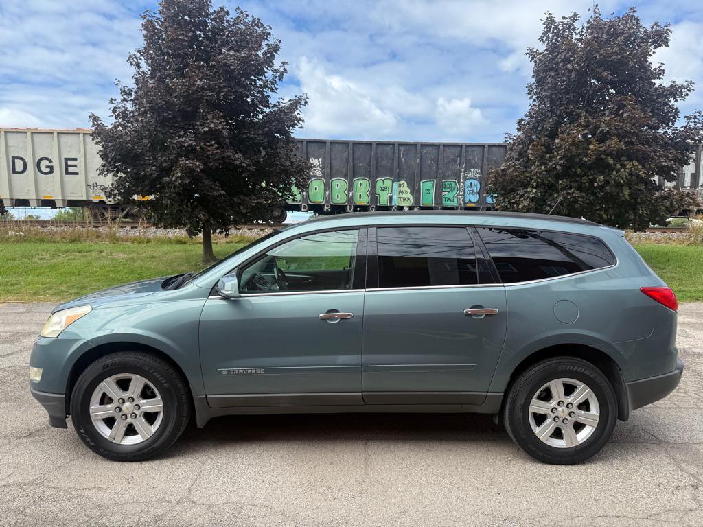 used 2009 Chevrolet Traverse car, priced at $5,590