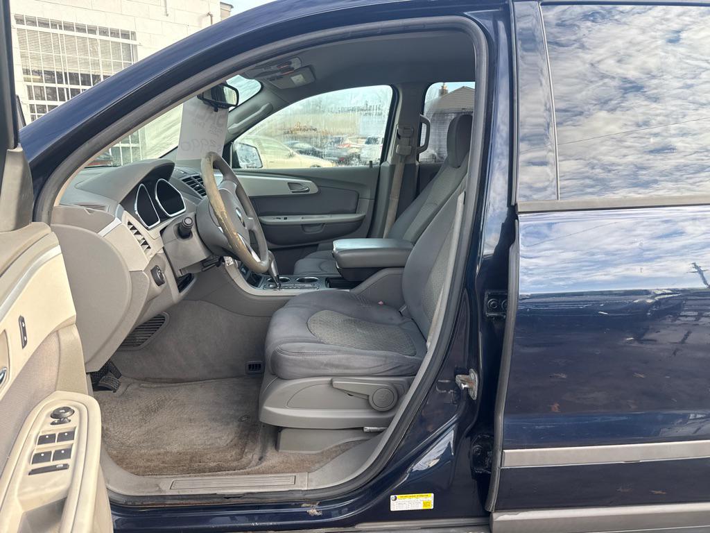 used 2011 Chevrolet Traverse car, priced at $3,590